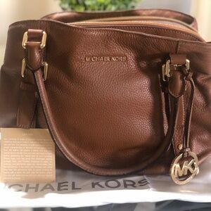 Michael Kors hand/shoulder bag